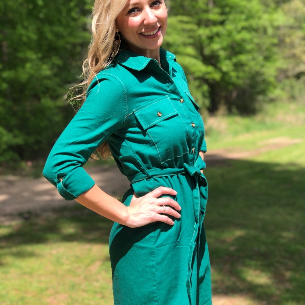 Button Down Green Dress With Belt, Cuffed Sleeves - Picture 2 of 8